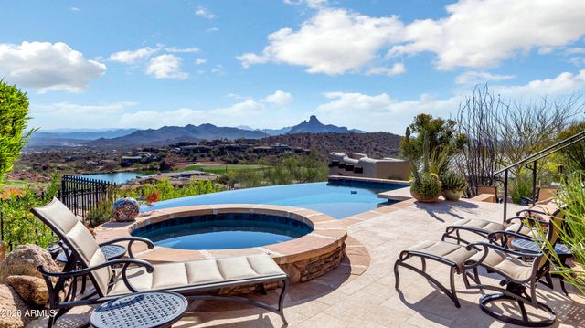 9410 N LAVA BLUFF Trail, Fountain Hills, AZ 85268