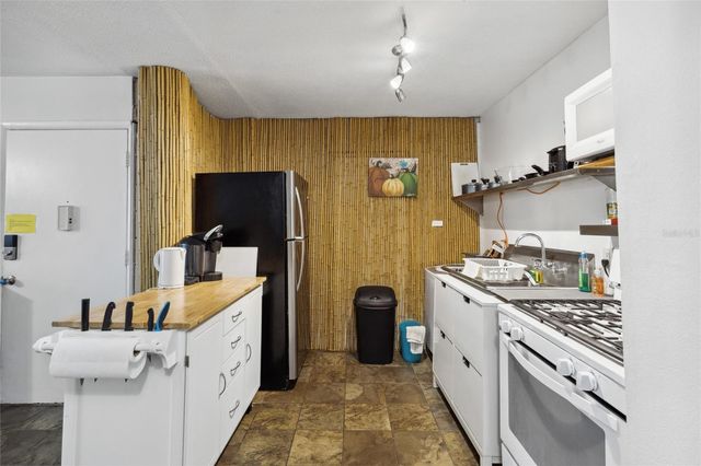 1700 SW 16TH COURT M2, Gainesville, FL 32608