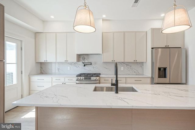 1917 S 3RD ST, Philadelphia, PA 19148