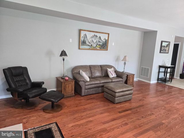1340 QUAKERS WAY, Quakertown, PA 18951