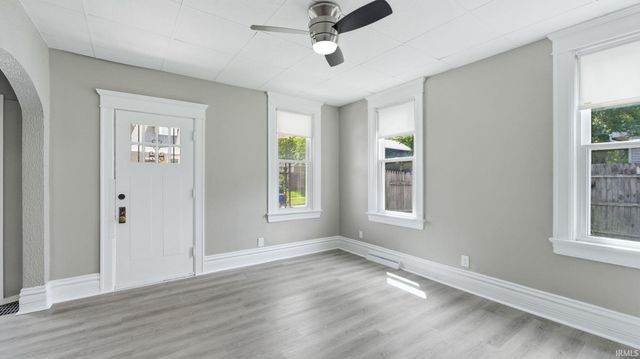 2016 Oakley Street, Fort Wayne, IN 46802