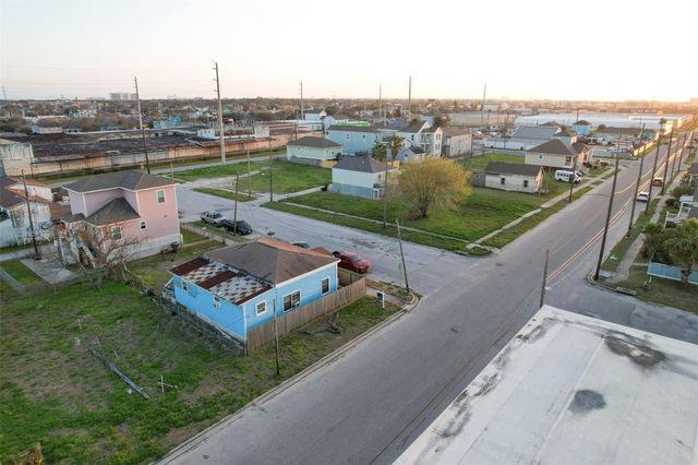 604 42nd Street, Galveston, TX 77550