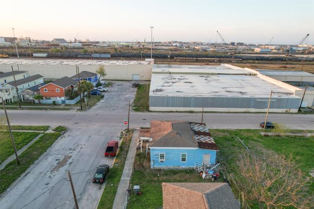 604 42nd Street, Galveston, TX 77550