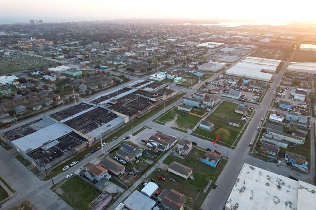 604 42nd Street, Galveston, TX 77550