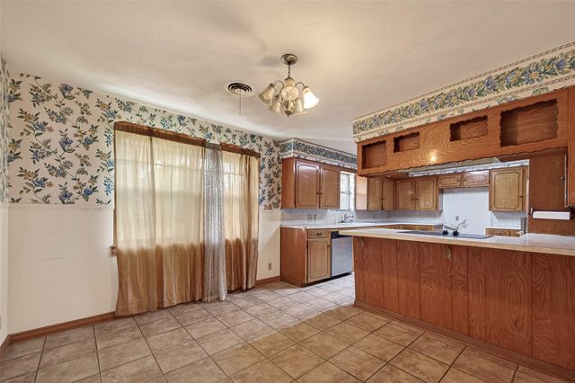 6739 Grovewood Lane, Houston, TX 77008