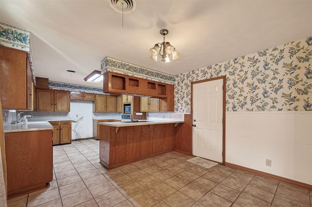 6739 Grovewood Lane, Houston, TX 77008