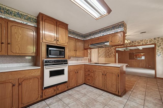 6739 Grovewood Lane, Houston, TX 77008