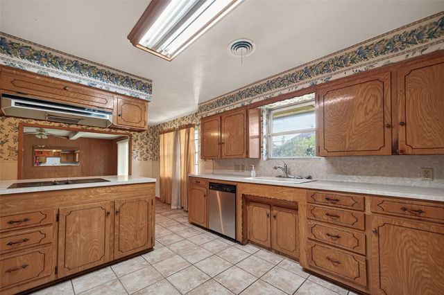 6739 Grovewood Lane, Houston, TX 77008