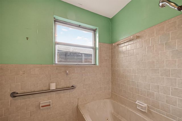 6739 Grovewood Lane, Houston, TX 77008