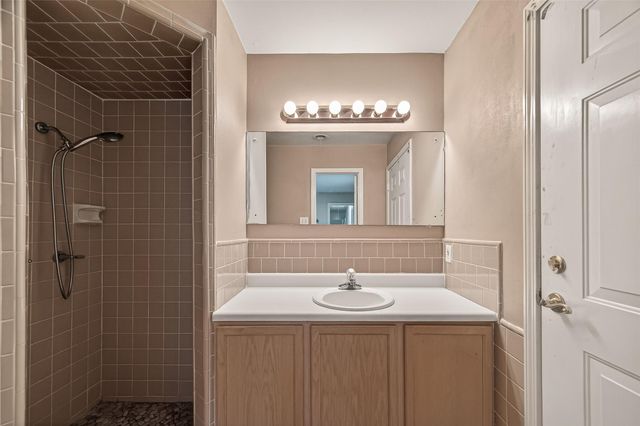 6739 Grovewood Lane, Houston, TX 77008