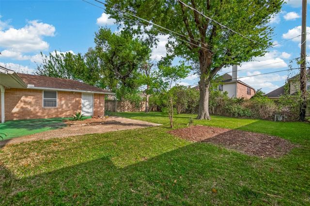 6739 Grovewood Lane, Houston, TX 77008