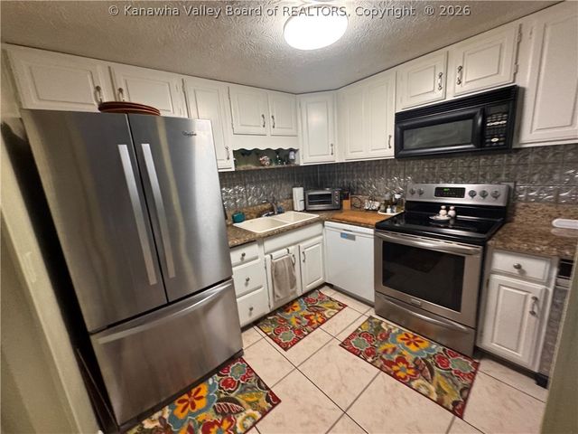 2106 Kanawha Boulevard E 623, Charleston, WV 25311