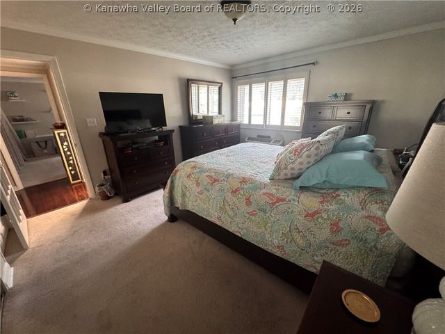 2106 Kanawha Boulevard E 623, Charleston, WV 25311