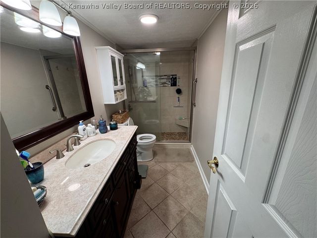 2106 Kanawha Boulevard E 623, Charleston, WV 25311