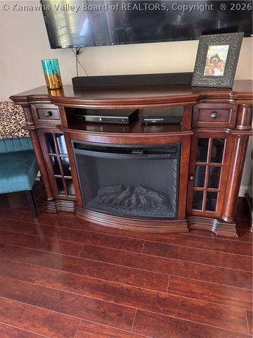 2106 Kanawha Boulevard E 623, Charleston, WV 25311