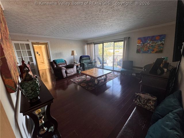 2106 Kanawha Boulevard E 623, Charleston, WV 25311