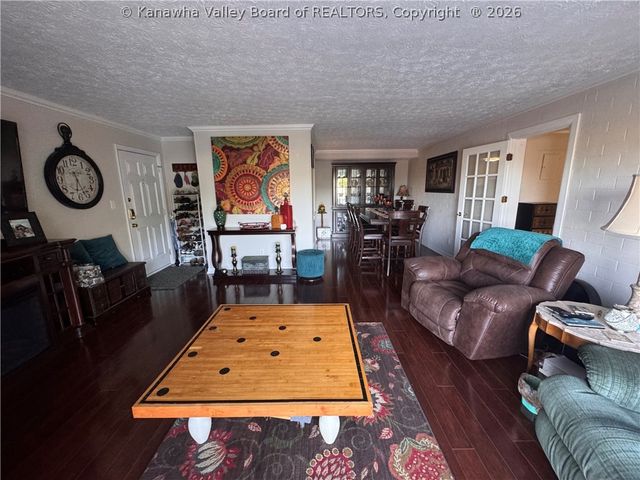2106 Kanawha Boulevard E 623, Charleston, WV 25311