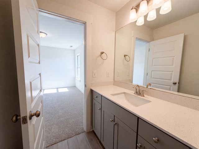 3372 Vinemont Dr, Thompsons Station, TN 37179