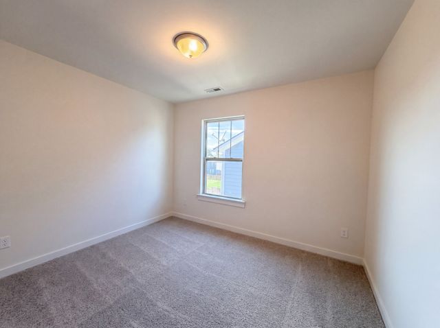 3372 Vinemont Dr, Thompsons Station, TN 37179