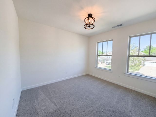 3372 Vinemont Dr, Thompsons Station, TN 37179