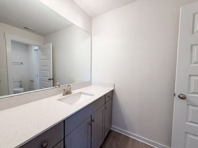 3372 Vinemont Dr, Thompsons Station, TN 37179