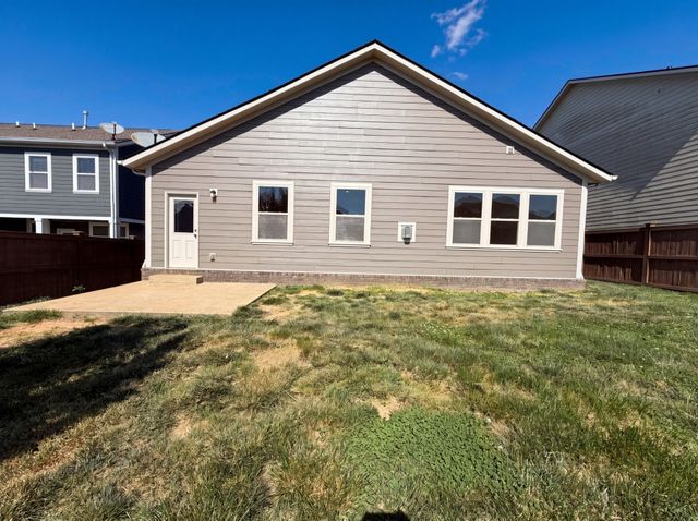3372 Vinemont Dr, Thompsons Station, TN 37179