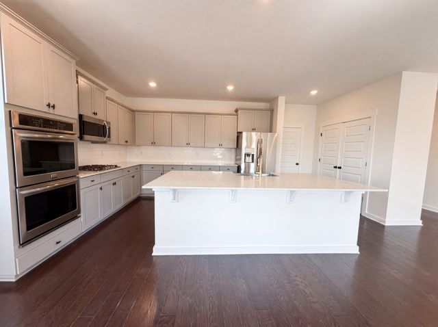 3372 Vinemont Dr, Thompsons Station, TN 37179