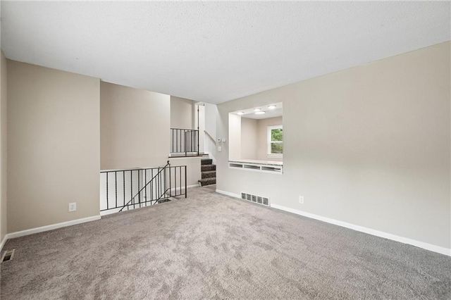 16412 E 32nd Street S, Independence, MO 64055
