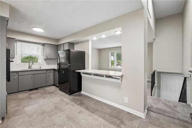 16412 E 32nd Street S, Independence, MO 64055