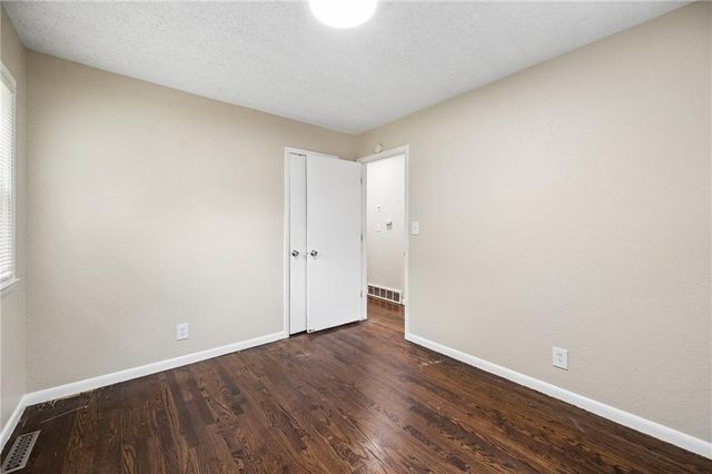 16412 E 32nd Street S, Independence, MO 64055