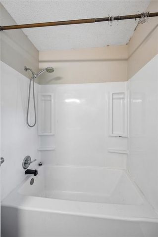 16412 E 32nd Street S, Independence, MO 64055