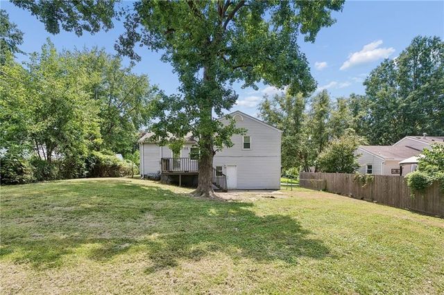 16412 E 32nd Street S, Independence, MO 64055
