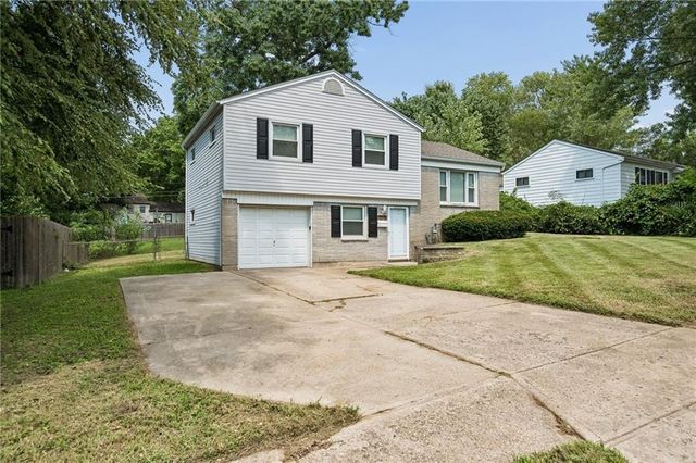 16412 E 32nd Street S, Independence, MO 64055