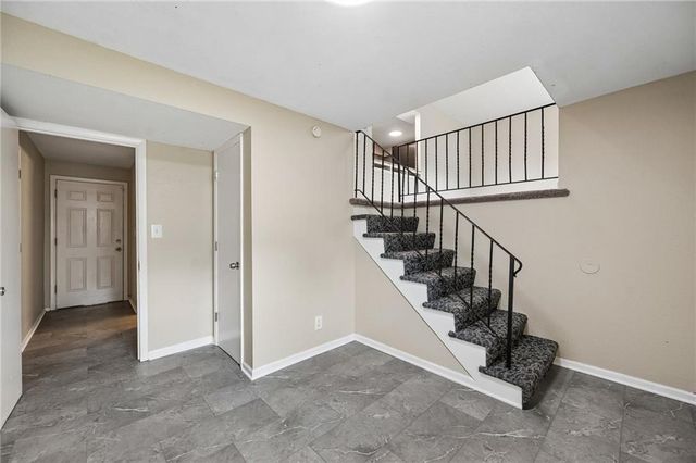 16412 E 32nd Street S, Independence, MO 64055