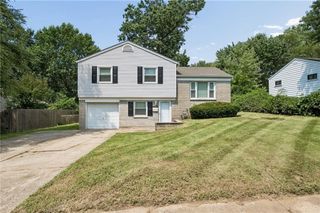 16412 E 32nd Street S, Independence, MO 64055