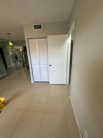 7605 NW 5th Court 204, Margate, FL 33063