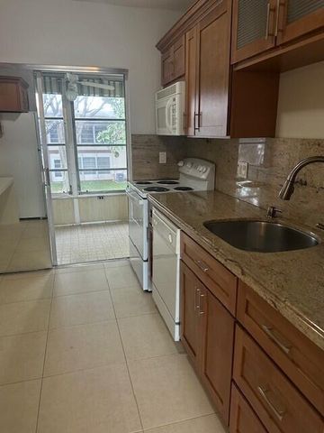 7605 NW 5th Court 204, Margate, FL 33063