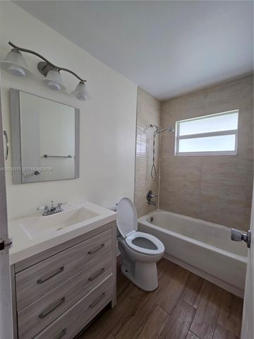 121 Saxony C 121, Delray Beach, FL 33446