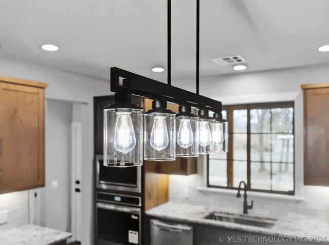 16486 S 333rd East Avenue, Coweta, OK 74429