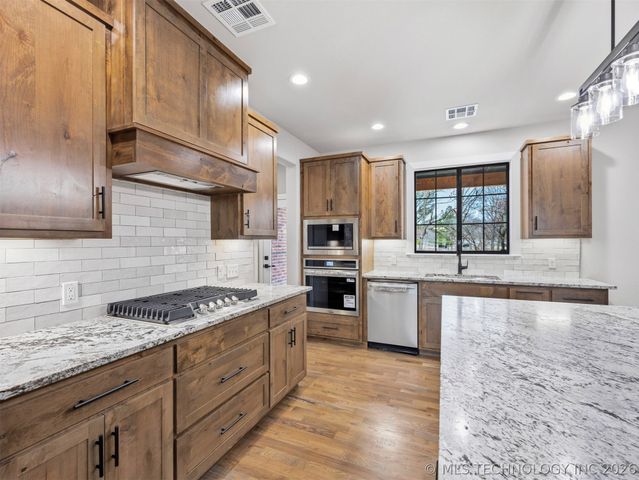 16486 S 333rd East Avenue, Coweta, OK 74429