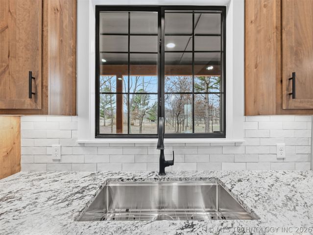 16486 S 333rd East Avenue, Coweta, OK 74429