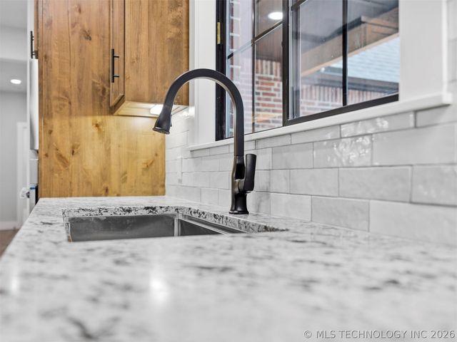 16486 S 333rd East Avenue, Coweta, OK 74429