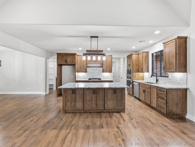 16486 S 333rd East Avenue, Coweta, OK 74429