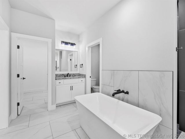 16486 S 333rd East Avenue, Coweta, OK 74429