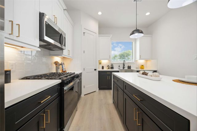 7809 Amelia Road B, Houston, TX 77055