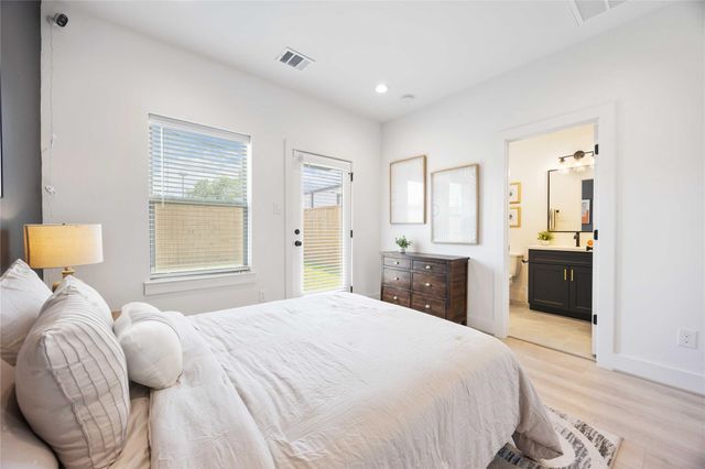 7809 Amelia Road B, Houston, TX 77055