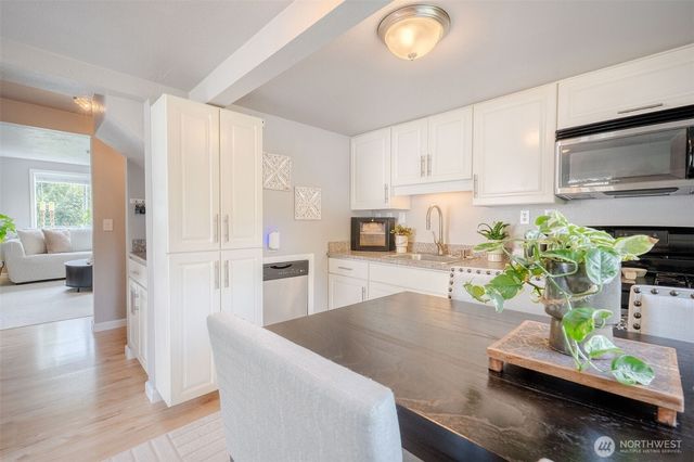 845 3rd Avenue NW, Issaquah, WA 98027