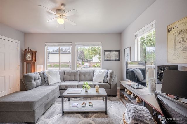 845 3rd Avenue NW, Issaquah, WA 98027