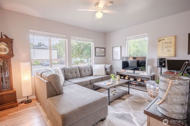 845 3rd Avenue NW, Issaquah, WA 98027