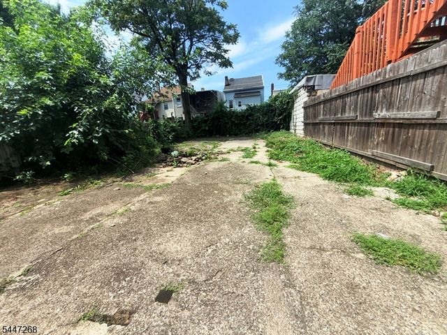 562 Summer St, Paterson City, NJ 07501
